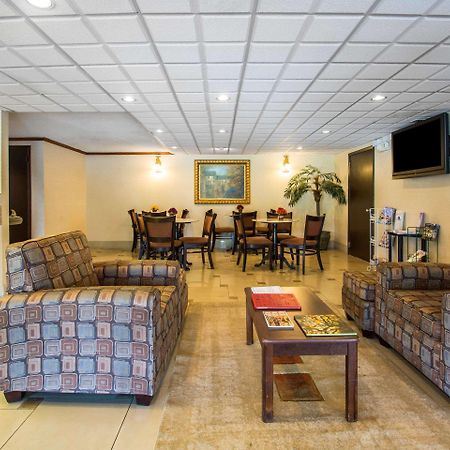 Jax Airport Hotel Джэксонвиль Экстерьер фото